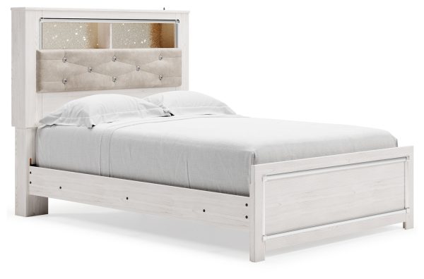 Altyra Full Panel Bed with Dresser in White For Sale