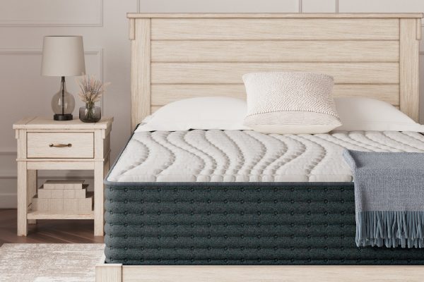 Hybrid 1300 White California King Mattress Supply